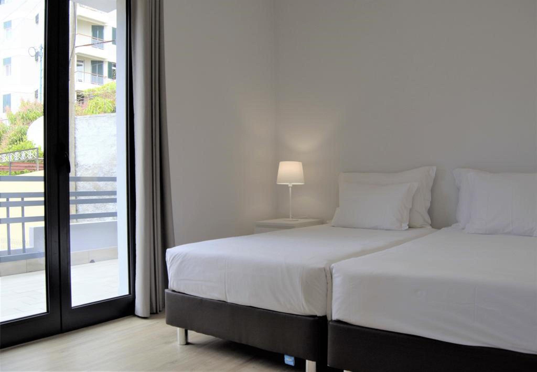 Apartamentos Turisticos Vitoria By Petit Hotels Funchal  Exterior photo