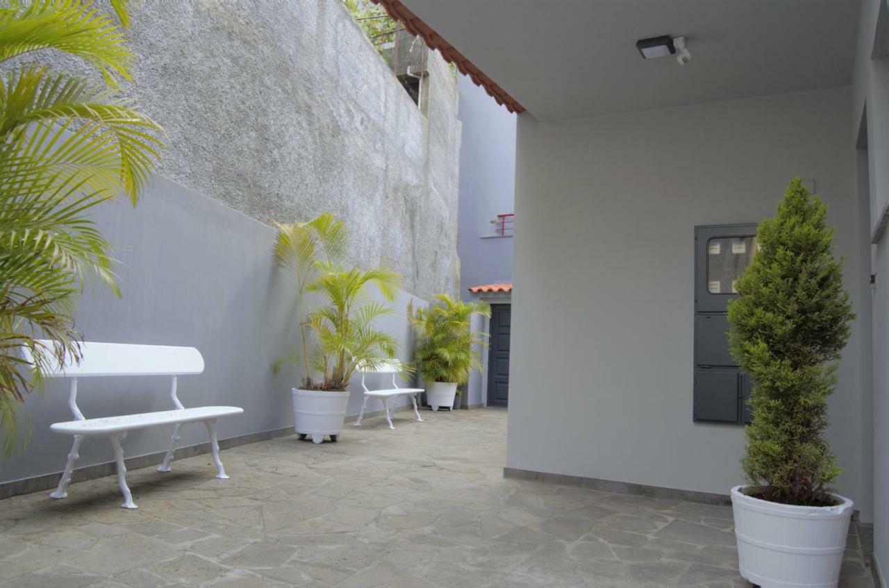 Apartamentos Turisticos Vitoria By Petit Hotels Funchal  Exterior photo
