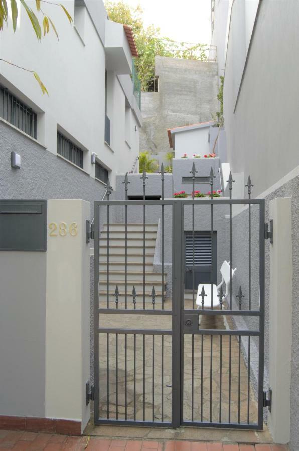 Apartamentos Turisticos Vitoria By Petit Hotels Funchal  Exterior photo